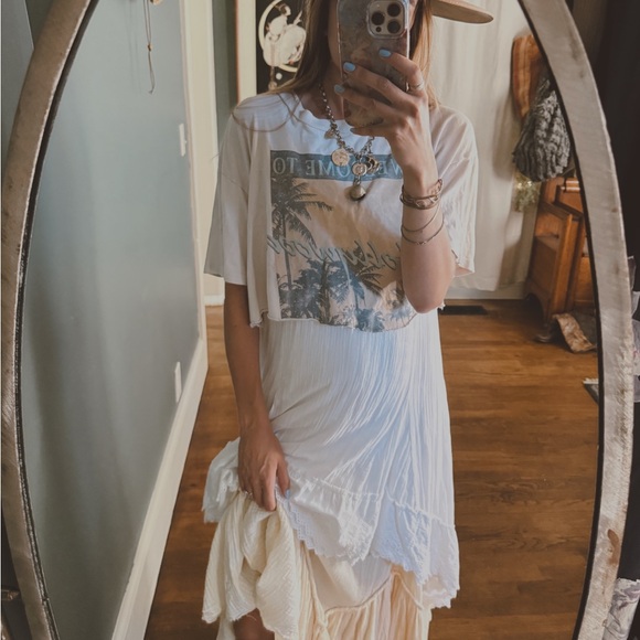 RARE :: Free people distressed vintage welcome to Hollywood Graphic crop tee OS - Picture 6 of 15